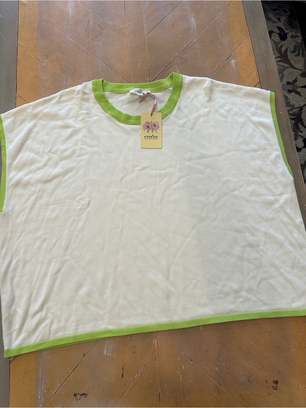 Entro sleeveless sweater top 🤍💚